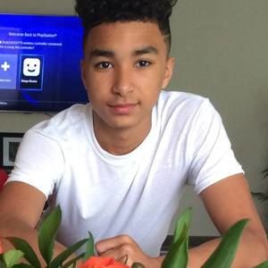 Meet your Posher, Diego